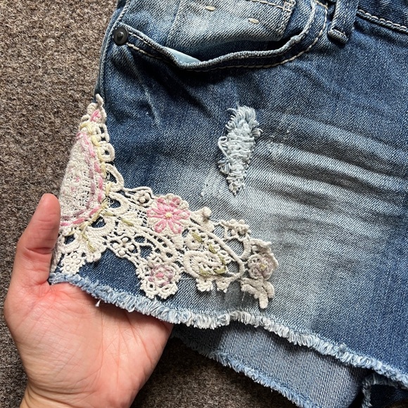 Y2K Vanilla Star Low Rise Micro Jean Denim Shorts Crochet Details Size 13 (34x2) - Picture 2 of 13